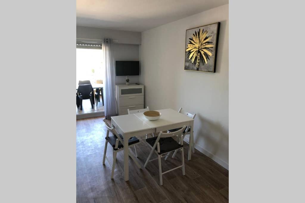 Studio Port De Hyeres Proche Des Plages Ngoại thất bức ảnh