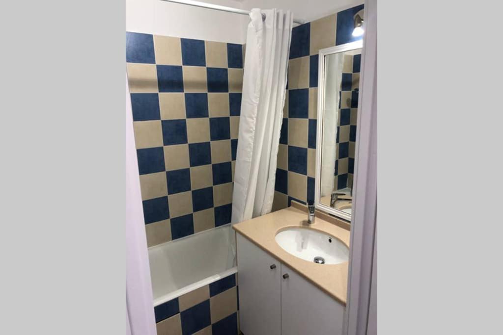 Studio Port De Hyeres Proche Des Plages Ngoại thất bức ảnh